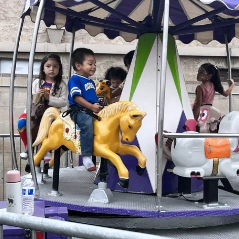Kiddie carnival ride